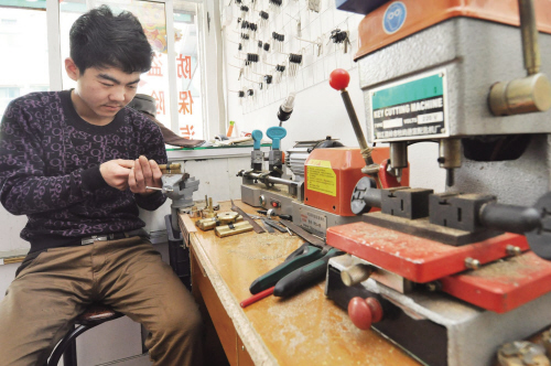海子乡开锁店为啥“牛号”频现 听开锁师傅讲什么锁最防盗